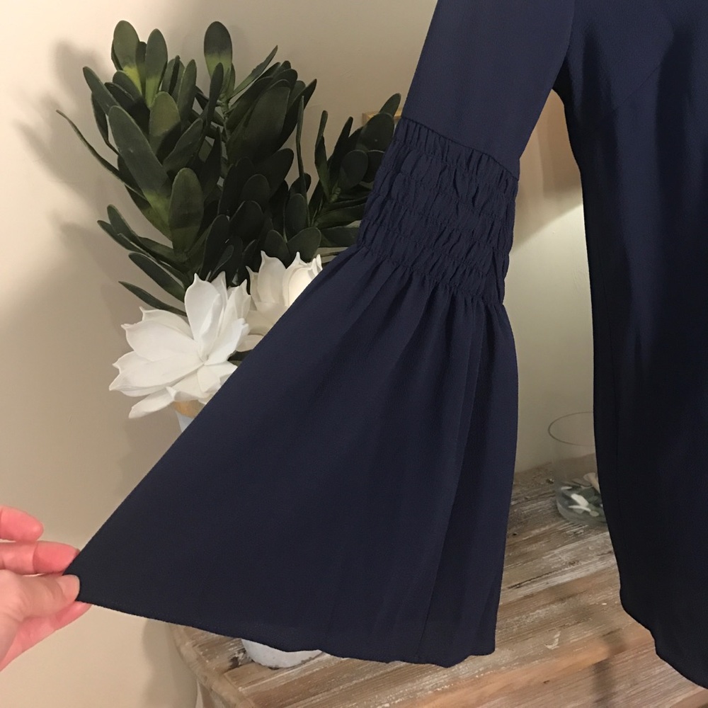 Michael Kors navy blouse w smocked bell sleeves S - Picture 2 of 4